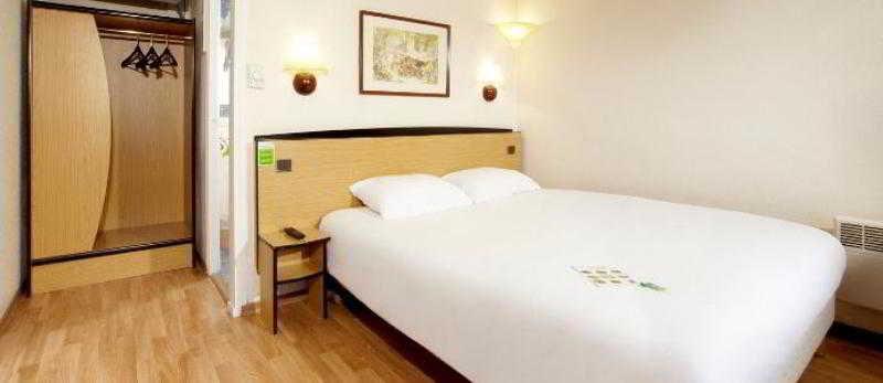 กีริอาด ก็องแบร Hotel ก็องเบร ภายนอก รูปภาพ